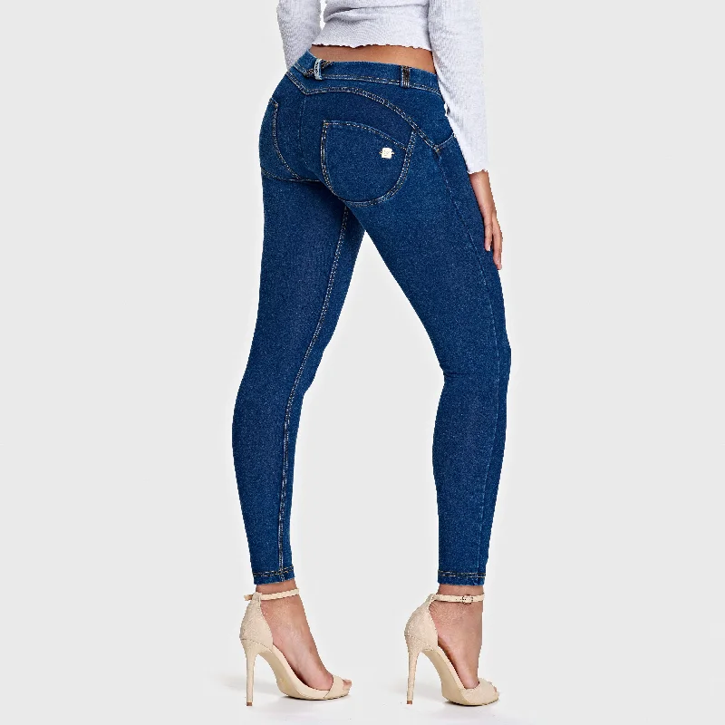 Weekend Offers That Shine WR.UP® Denim - Low Waist - 7/8 Length - Dark Blue + Yellow Stitching
