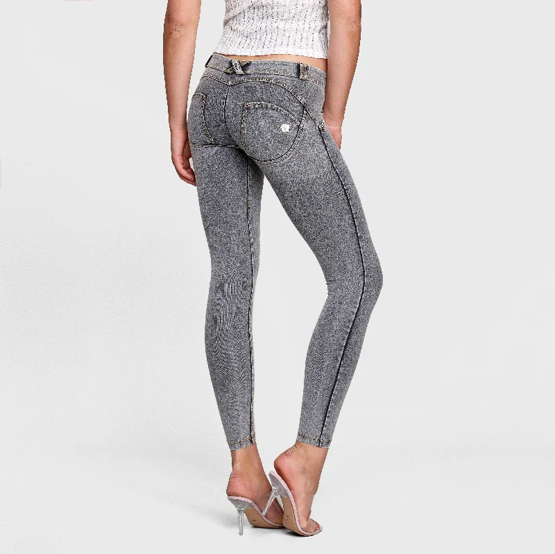Weekend Savings Bonanza WR.UP® Denim - Low Waist - 7/8 Length - Grey + Yellow Stitching