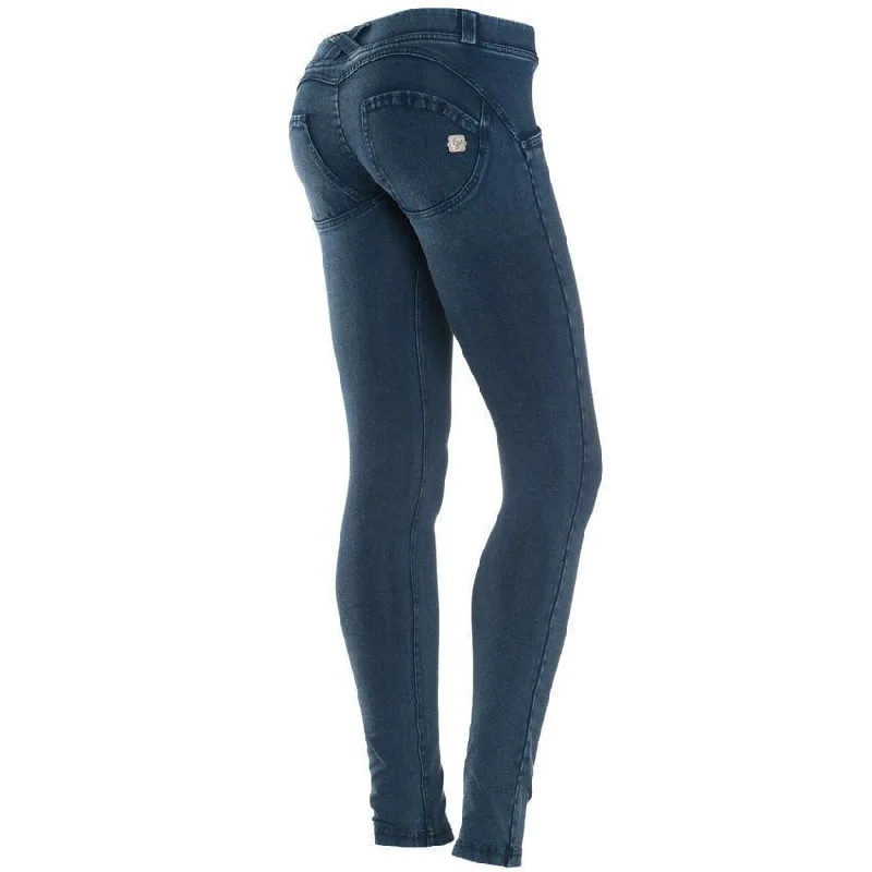 Weekend Deals That Dazzle Low Waist 7/8 Length WR.UP Denim - Dark Blue + Blue Stitching