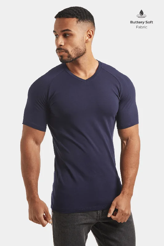 Premium Muscle Fit V-Neck in True Navy